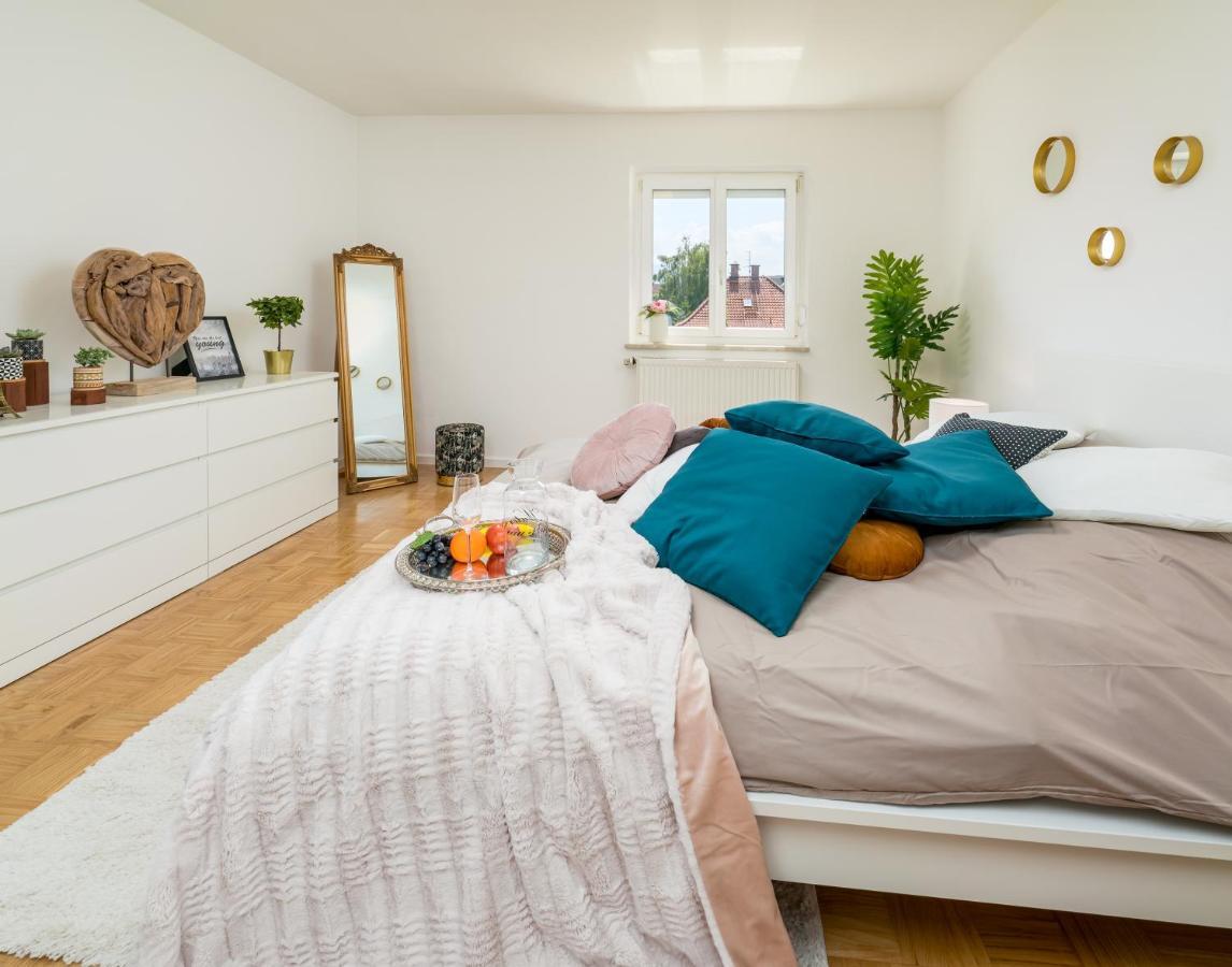 Eg Links-Wunderschoene 70M Grosse 2-Zimmer City Wohnung Naehe Salzburg Freilassing Exterior photo